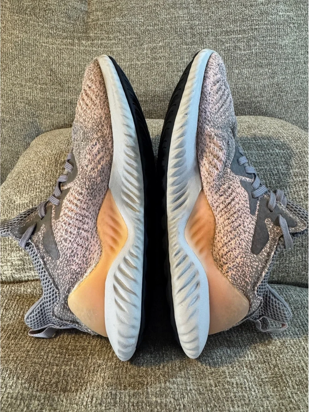 adidas Alphabounce Beyond Men’s Grey/Real Magenta/Clear Orange HWA1Y3001 Size 7